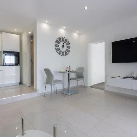Einzigartige Casita Mit Whirlpool, Sauna, Meerblick, Grill, Privatparkplatz Case de vacanță Crikvenica