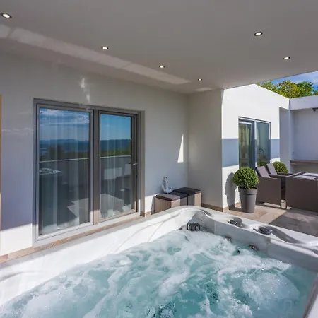 度假居 Einzigartige Casita Mit Whirlpool, Sauna, Meerblick, Grill, Privatparkplatz 茨里克韦尼察